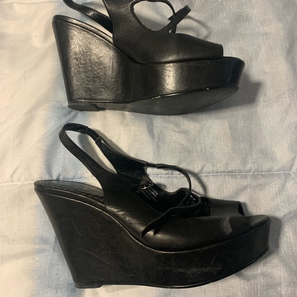 Also platform wedge sandals. Size 7 or 37 - Picture 5 of 6
